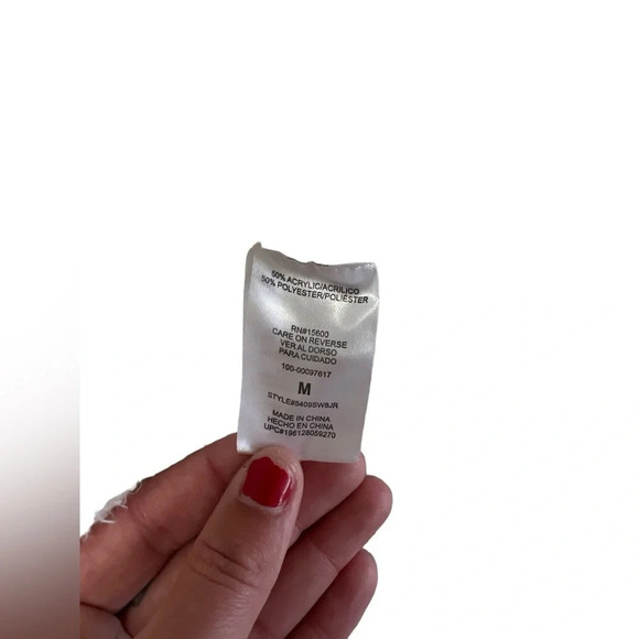 MM white turtle neck cropped sweater - Picture 4 of 4